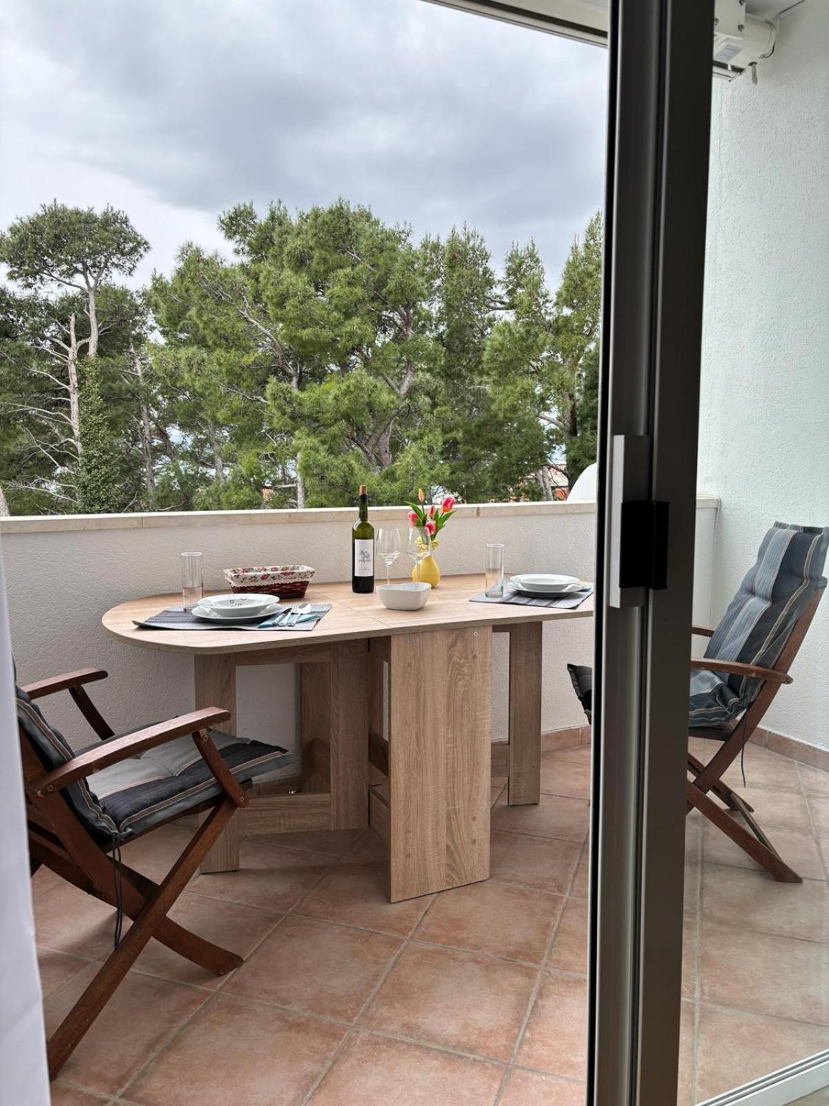 Apartment Eny Baška Voda Dış mekan fotoğraf