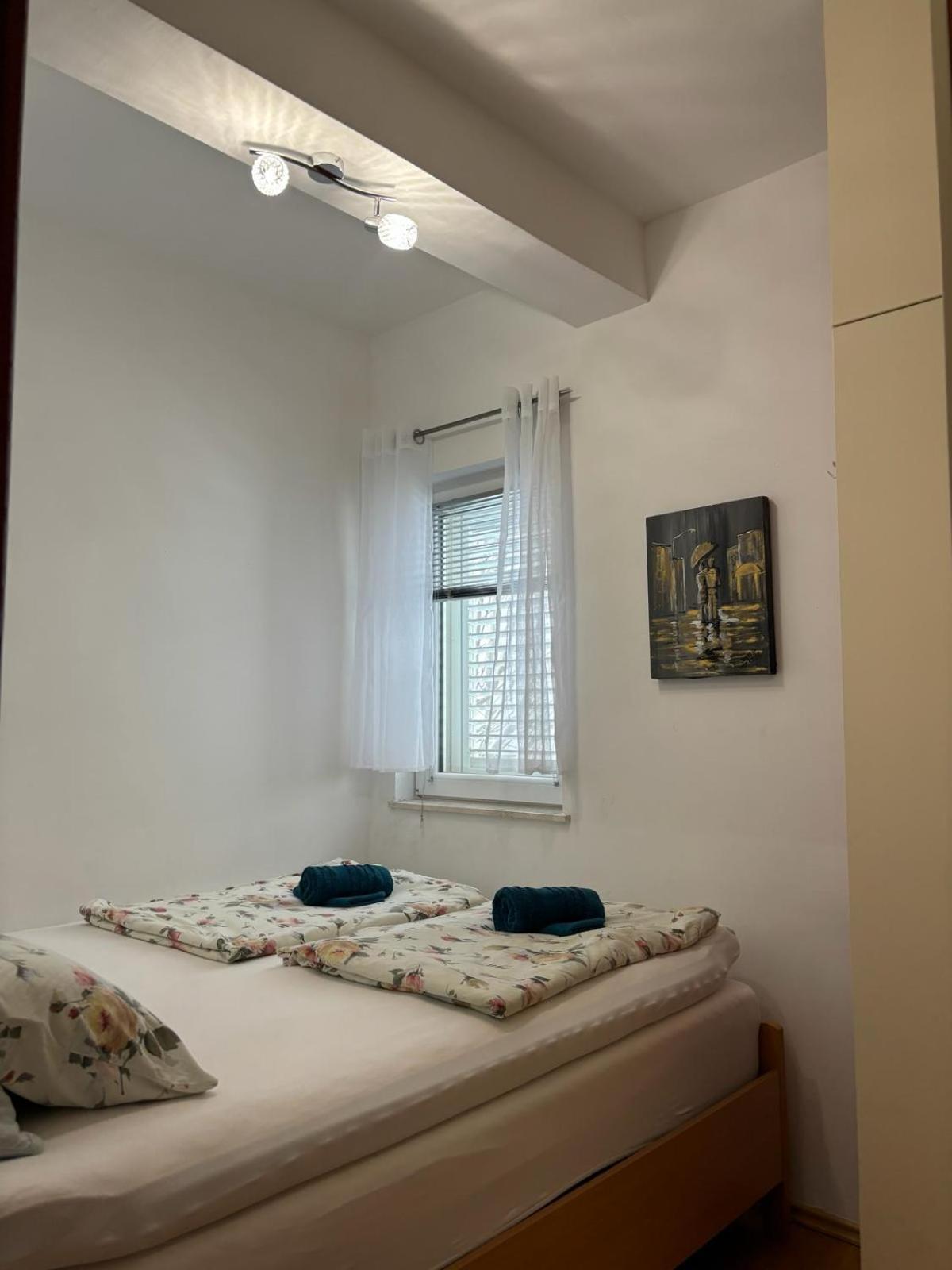 Apartment Eny Baška Voda Dış mekan fotoğraf